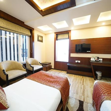 Square Inn Hotel,Варанасі Екстер'єр фото