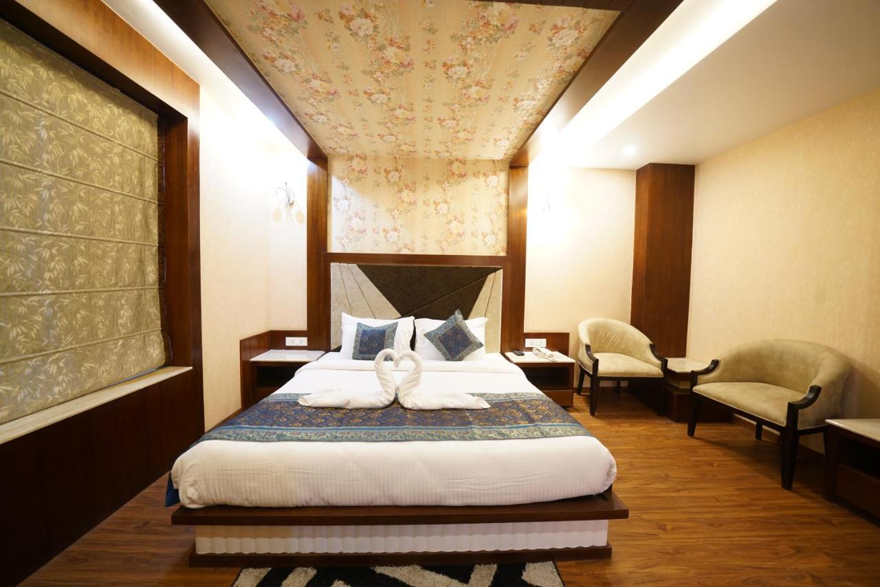 Square Inn Hotel,Варанасі Екстер'єр фото