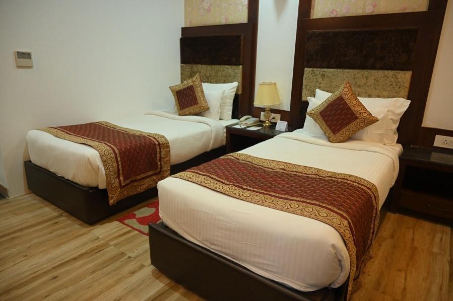Square Inn Hotel,Варанасі Екстер'єр фото