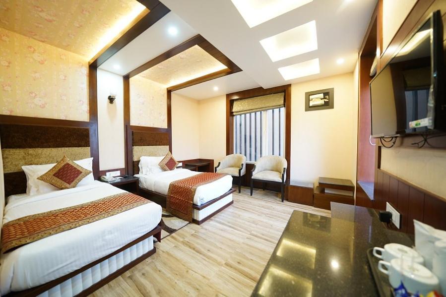Square Inn Hotel,Варанасі Екстер'єр фото