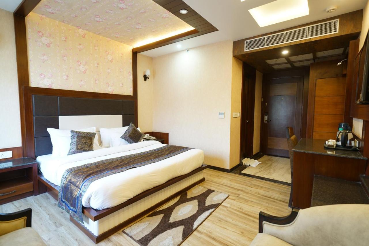 Square Inn Hotel,Варанасі Екстер'єр фото