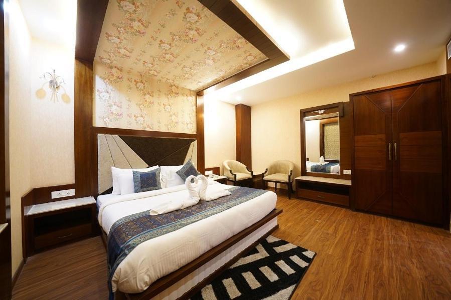 Square Inn Hotel,Варанасі Екстер'єр фото