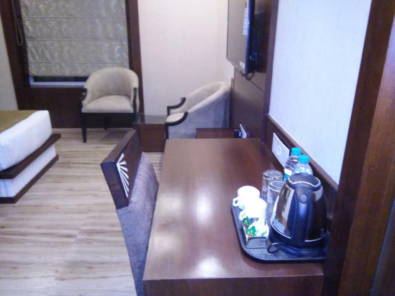 Square Inn Hotel,Варанасі Екстер'єр фото