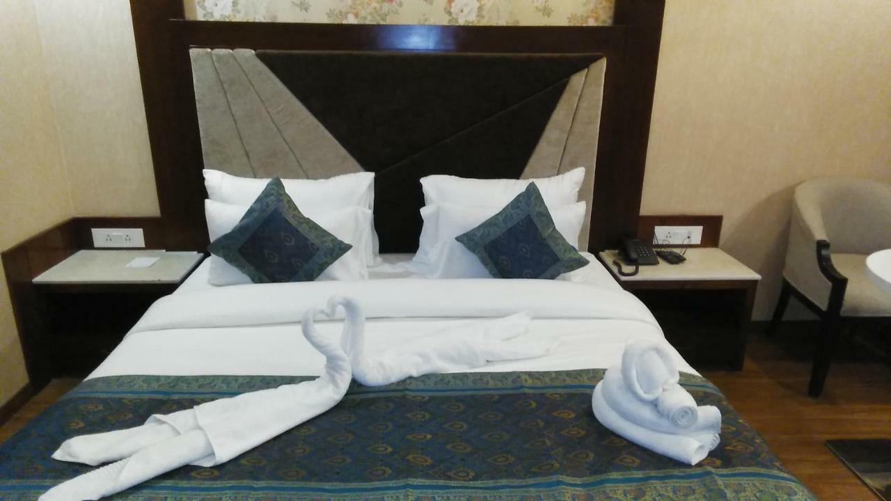 Square Inn Hotel,Варанасі Екстер'єр фото