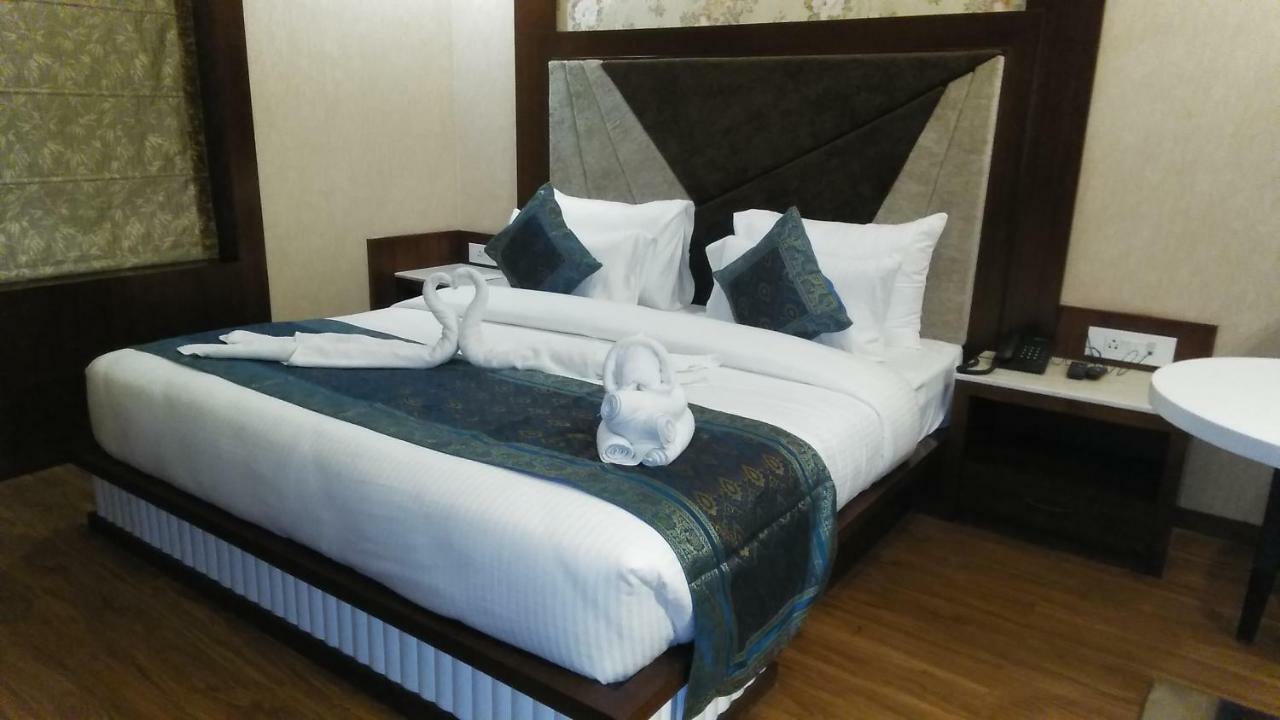 Square Inn Hotel,Варанасі Екстер'єр фото
