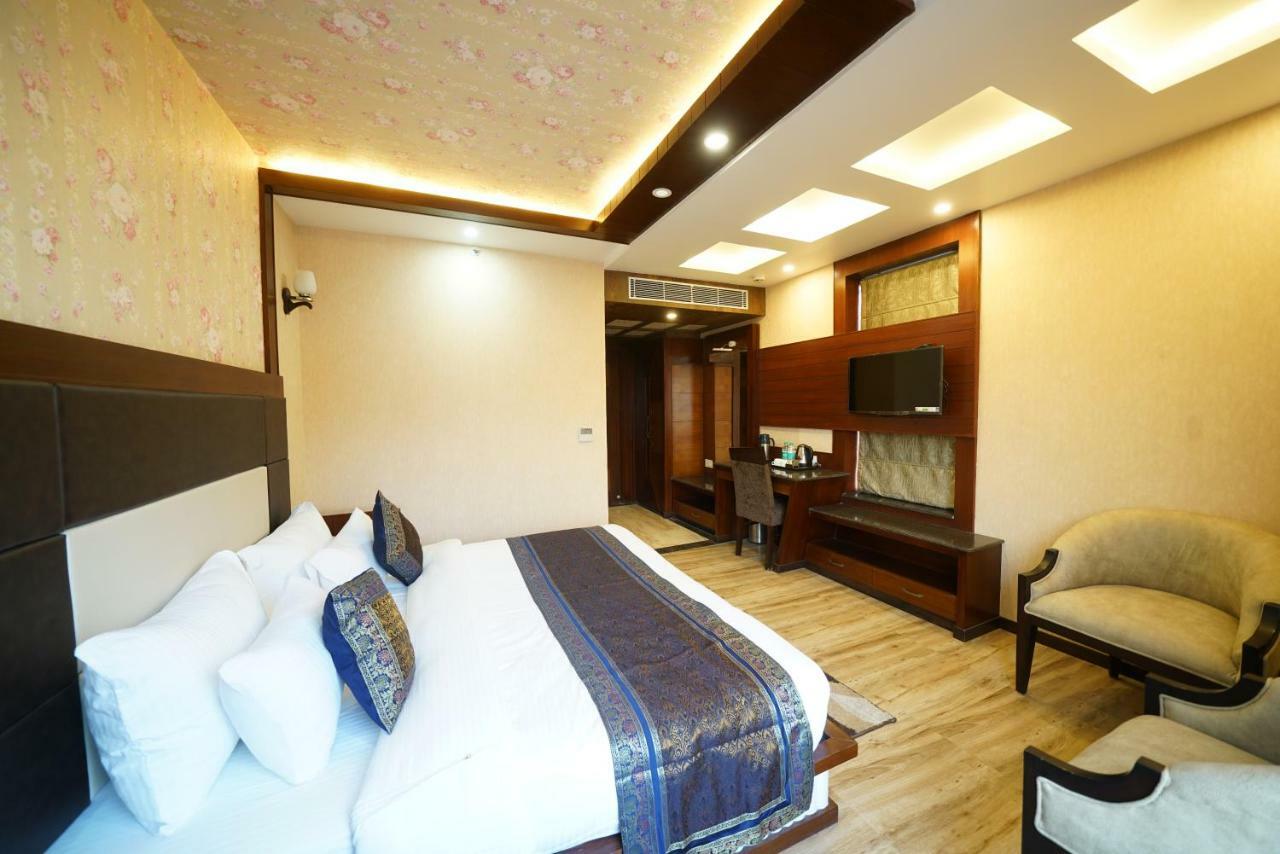 Square Inn Hotel,Варанасі Екстер'єр фото