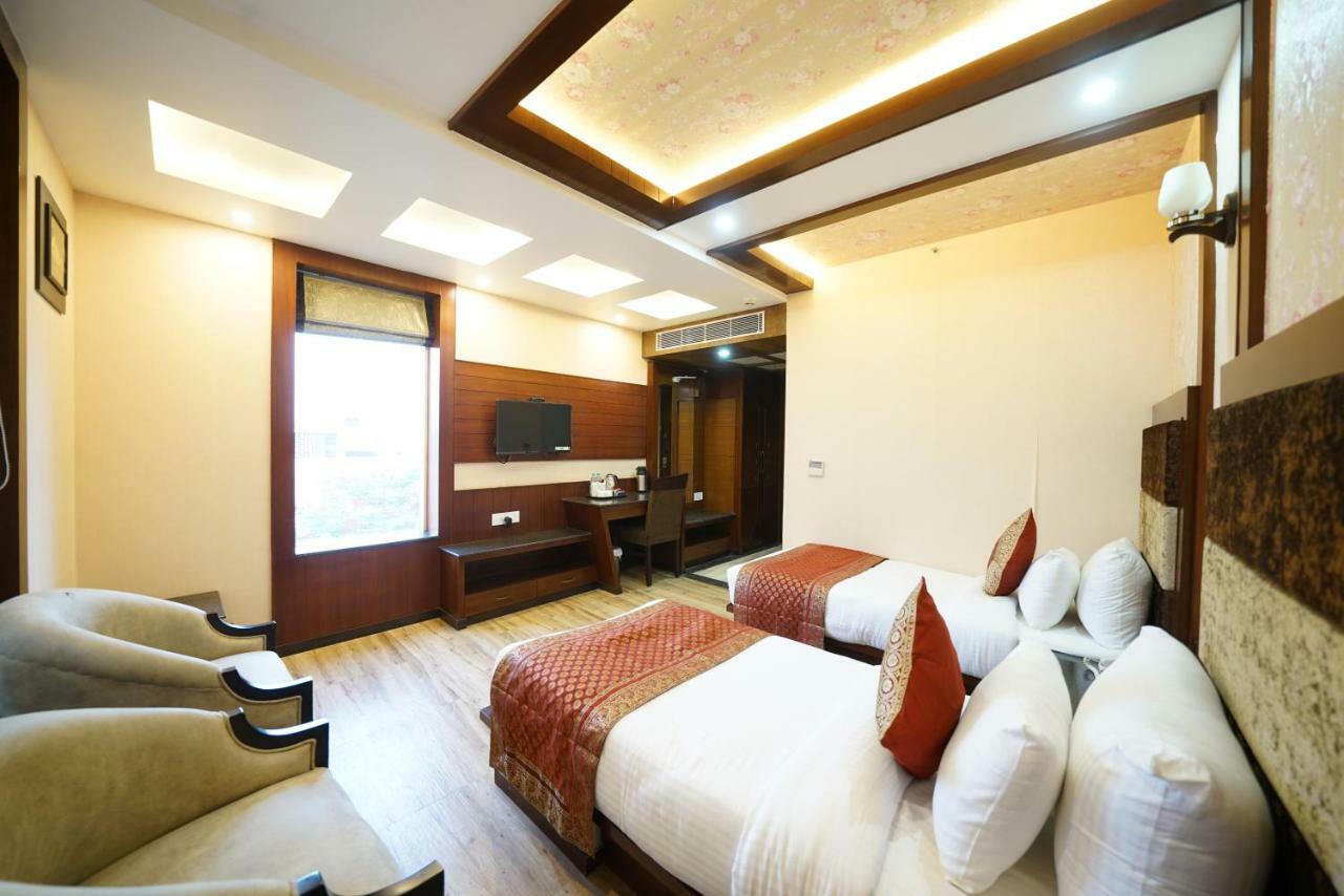 Square Inn Hotel,Варанасі Екстер'єр фото