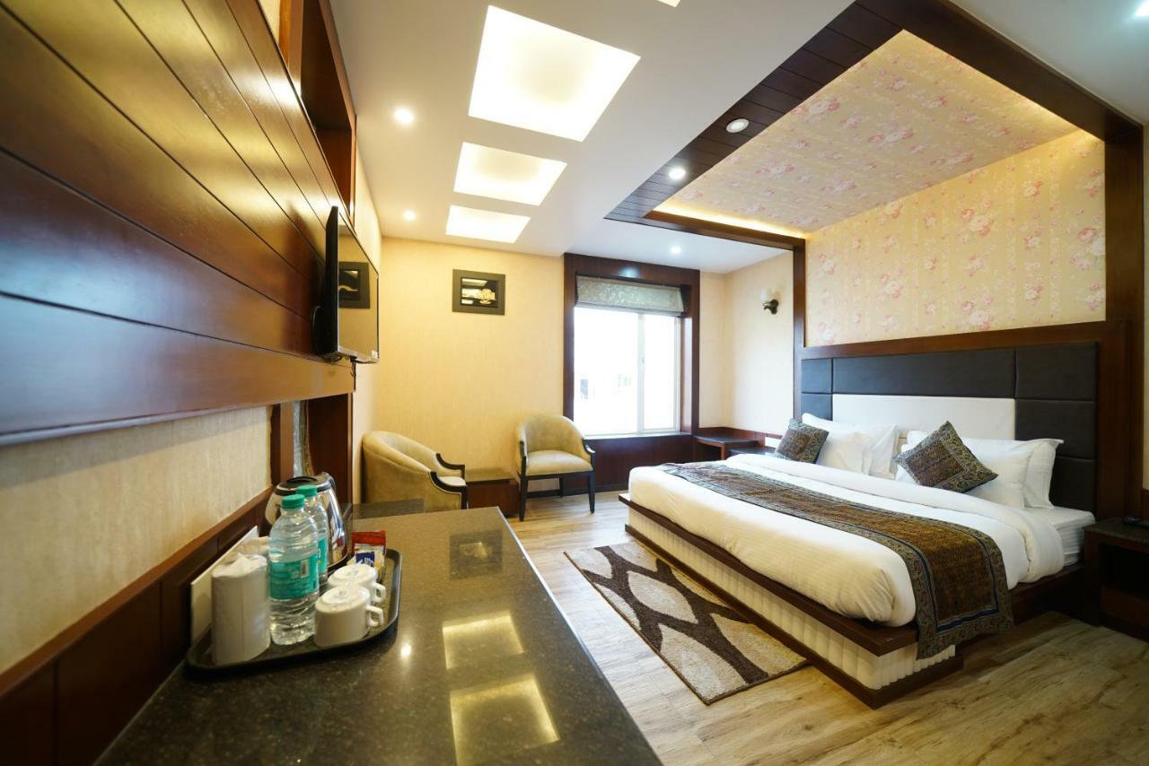 Square Inn Hotel,Варанасі Екстер'єр фото
