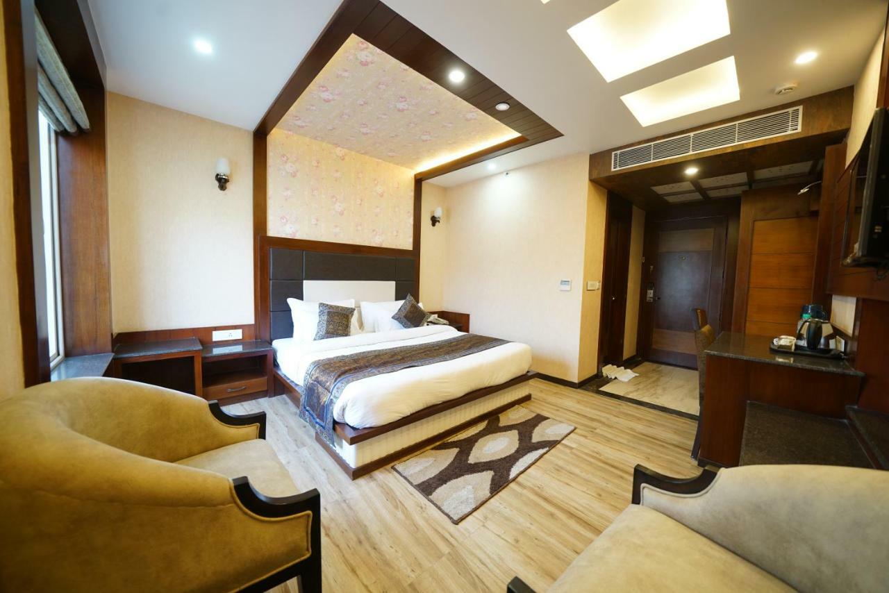 Square Inn Hotel,Варанасі Екстер'єр фото