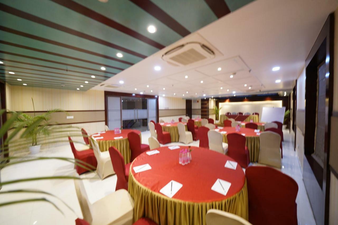 Square Inn Hotel,Варанасі Екстер'єр фото