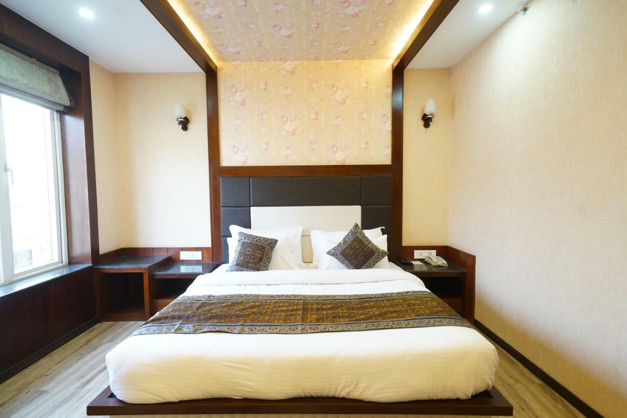 Square Inn Hotel,Варанасі Екстер'єр фото